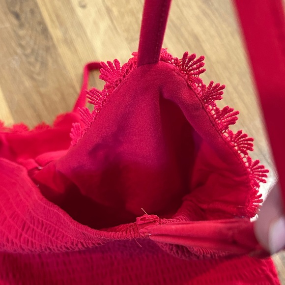 No Boundaries | Women. Red Lace Cropped Tank Top - Picture 10 of 13